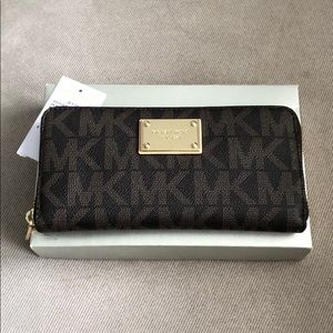 Michael Kors Jet Set Wallet
